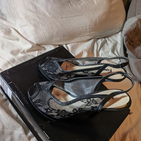 Fioni Night heels - Picture 3 of 3